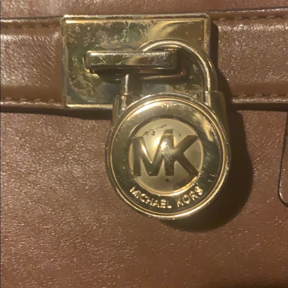 MK SIDE PURSE 👜 - Picture 3 of 4